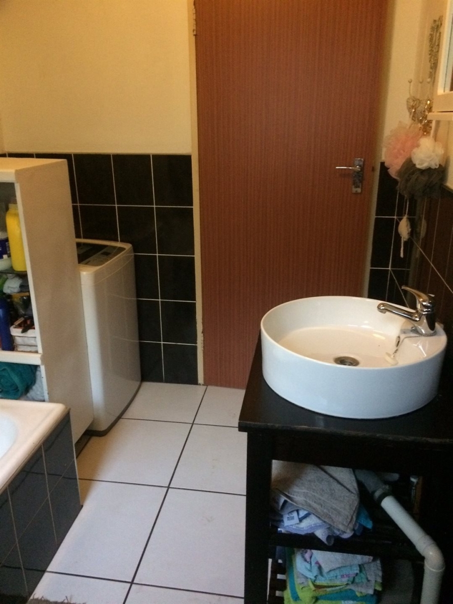 2 Bedroom Property for Sale in Potchefstroom North West